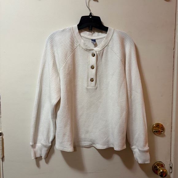 Old Navy Plush-Knit Waffle Henley – Large – Long Sleeve - Picture 9 of 9